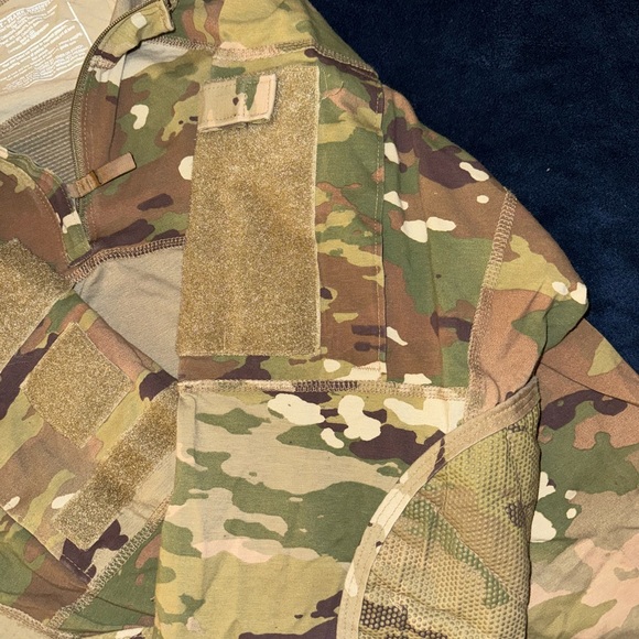 Army Flame Resistant Combat Top - Men Large - Picture 4 of 5